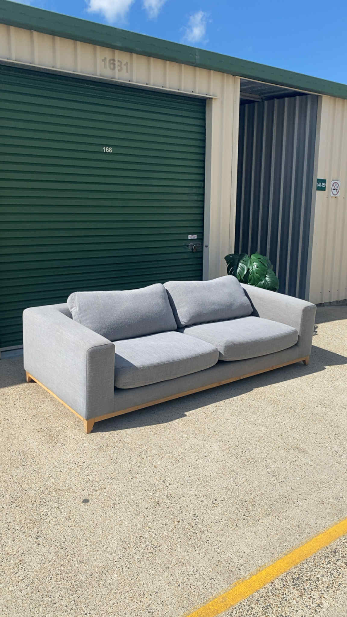 Ex Nick Scali 3 Seater Sofa *Grey*