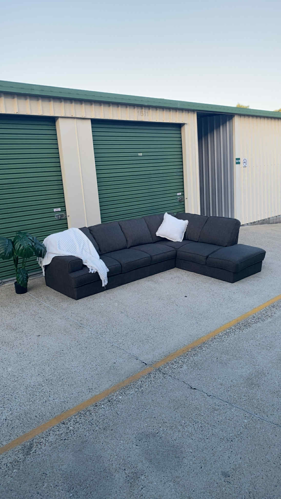 5 Seater Sectional Sofa w/Chaise *Brown*