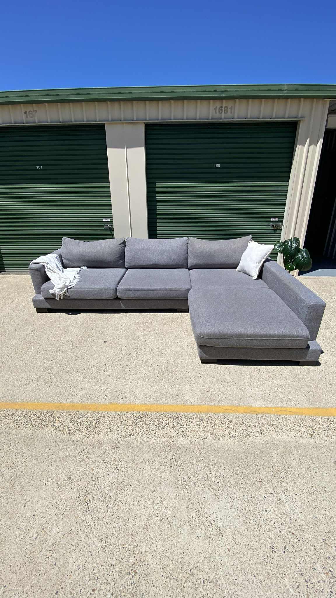 4 Seater Deep Seated Modular Grey Sofa w/Chaise