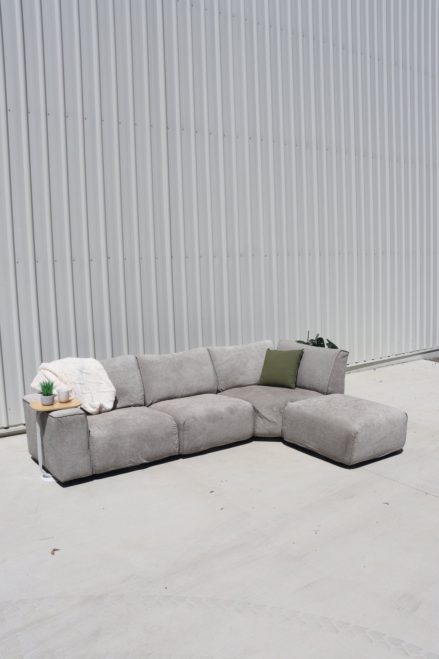 Ex Koala Modern Modular 4.5 Seater Grey Sofa w/Ottoman