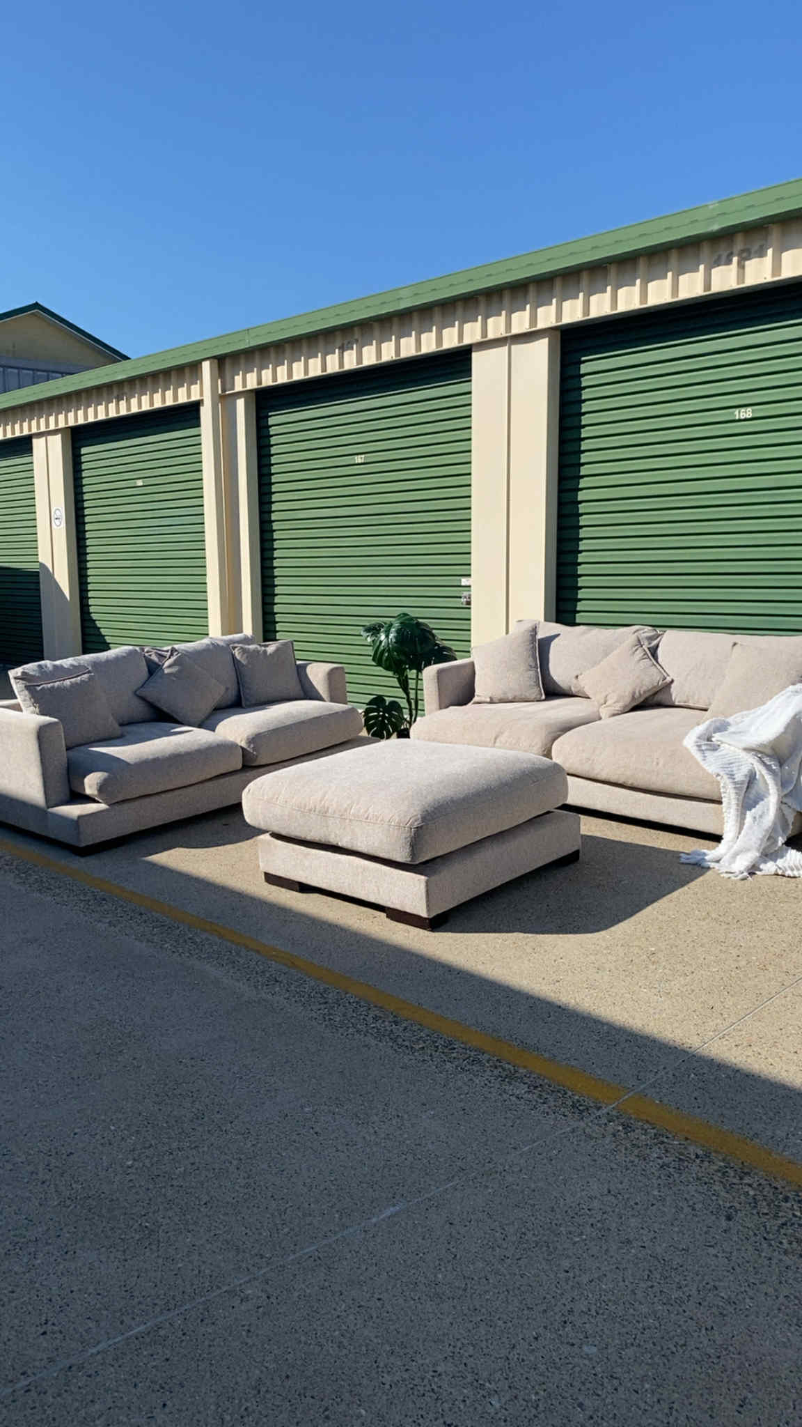 Deep Seated Lounge Set w/Ottoman *Beige*