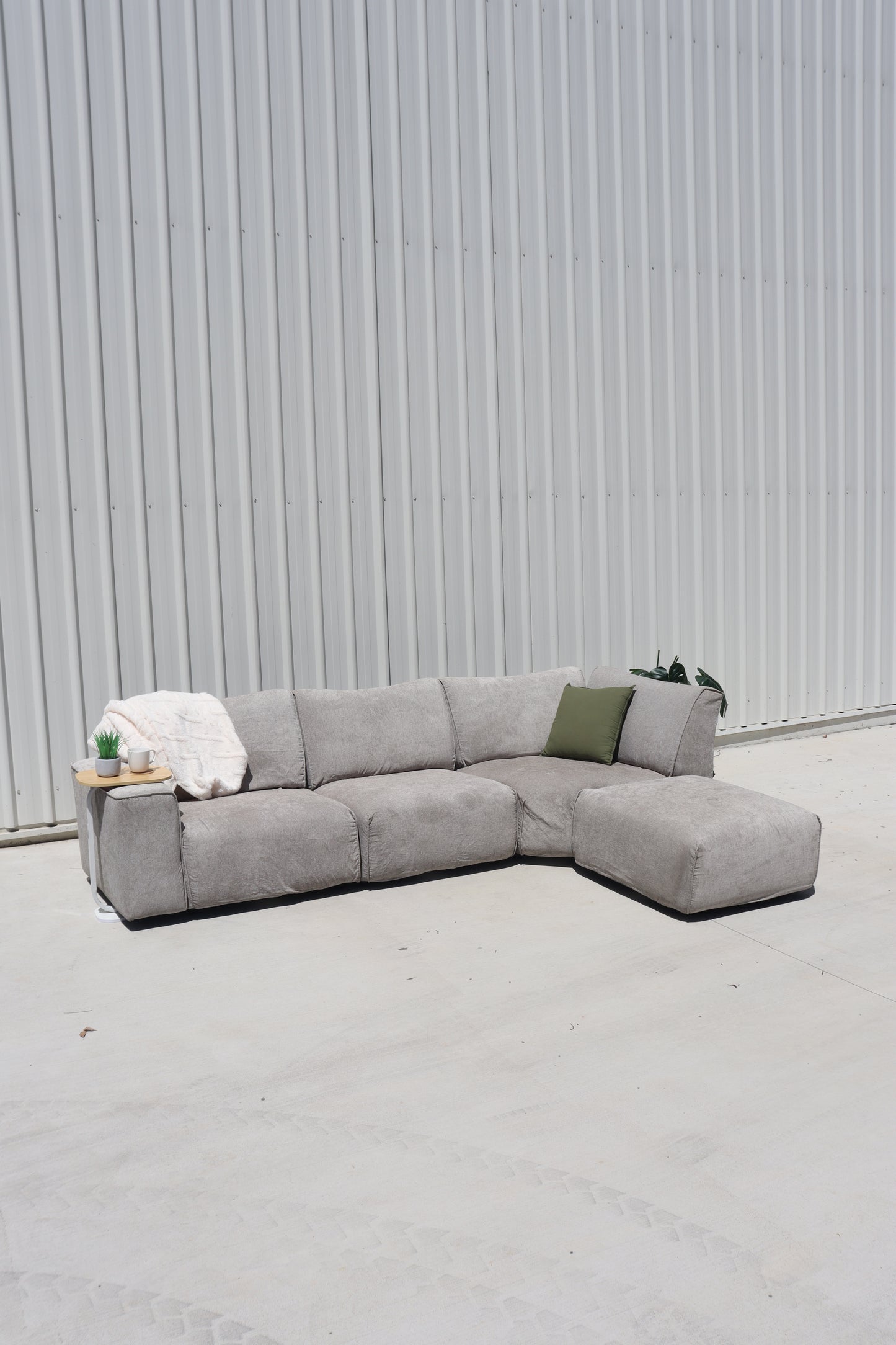 Ex Koala Modern Modular 4.5 Seater Grey Sofa w/Ottoman