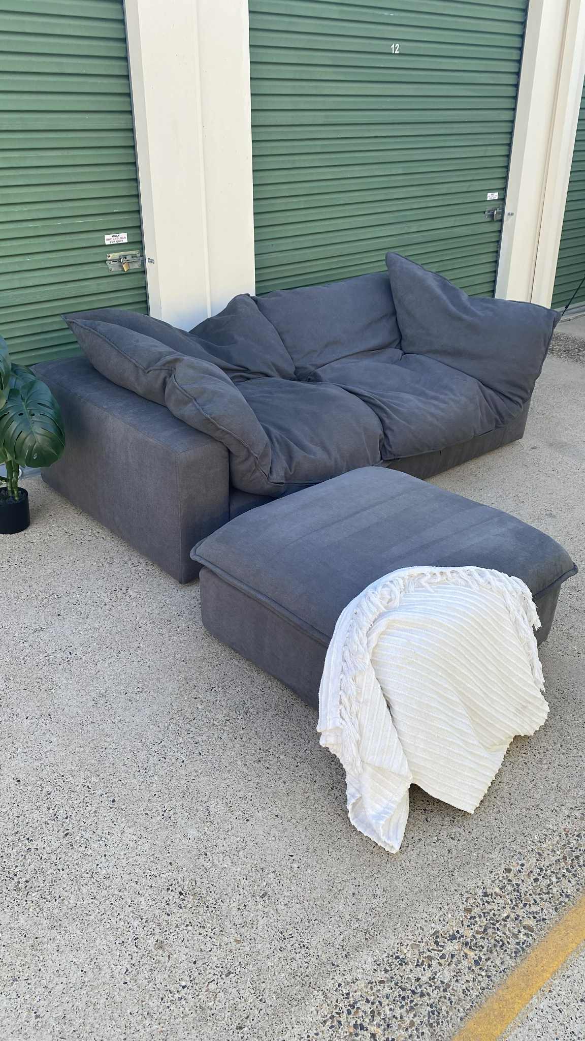 Ex Eureka 2.5 Deep Seated Charcoal Grey Sofa w/Ottoman