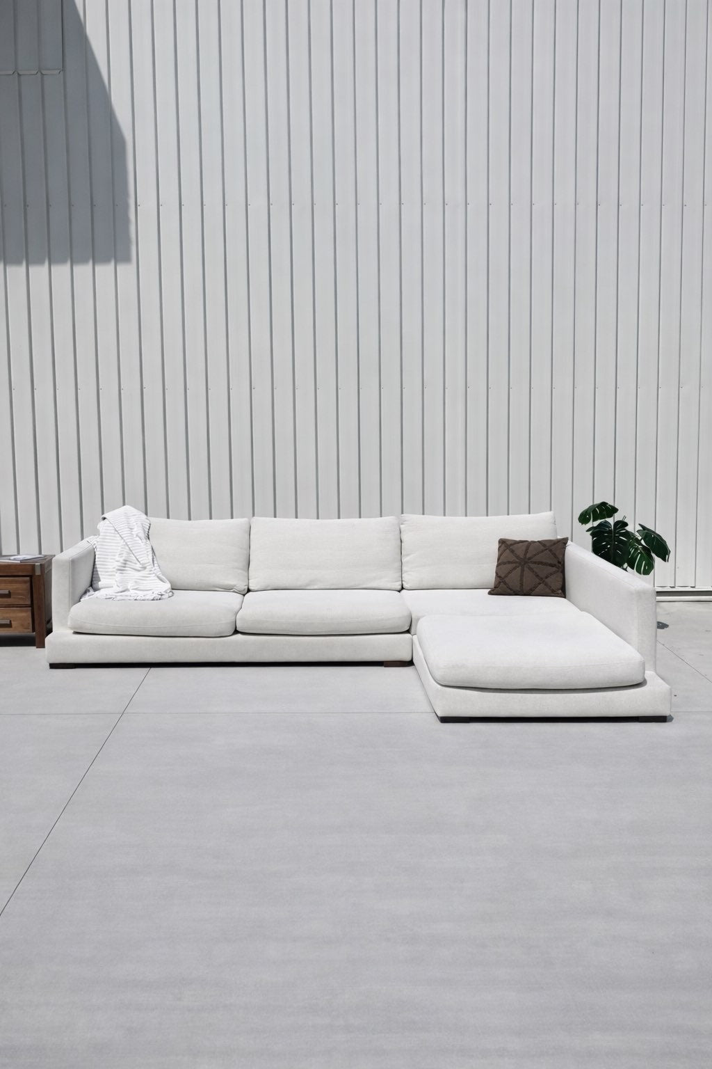 Ex James Lane White Biege Sand L Shape Lounge