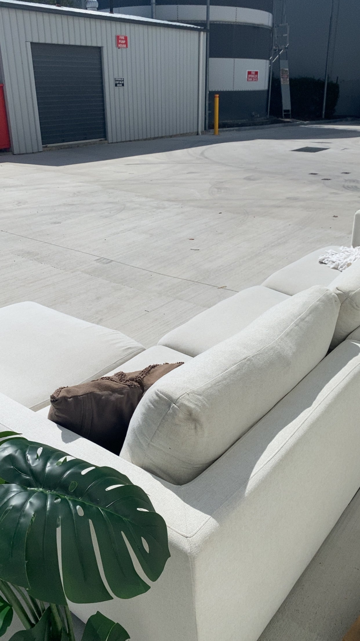 Ex James Lane White Biege Sand L Shape Lounge