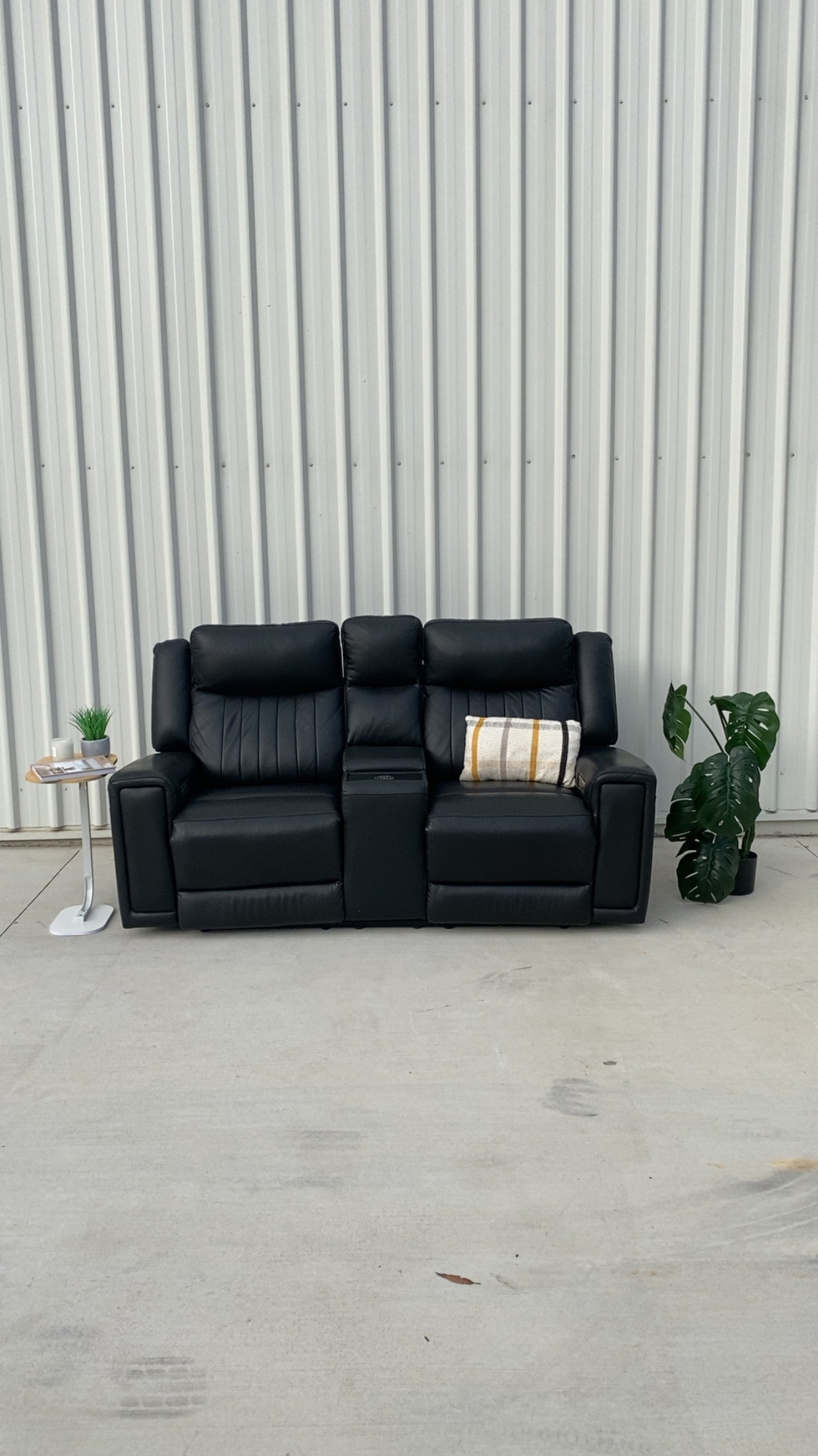 Black Theatre Electric Reclining Lounge