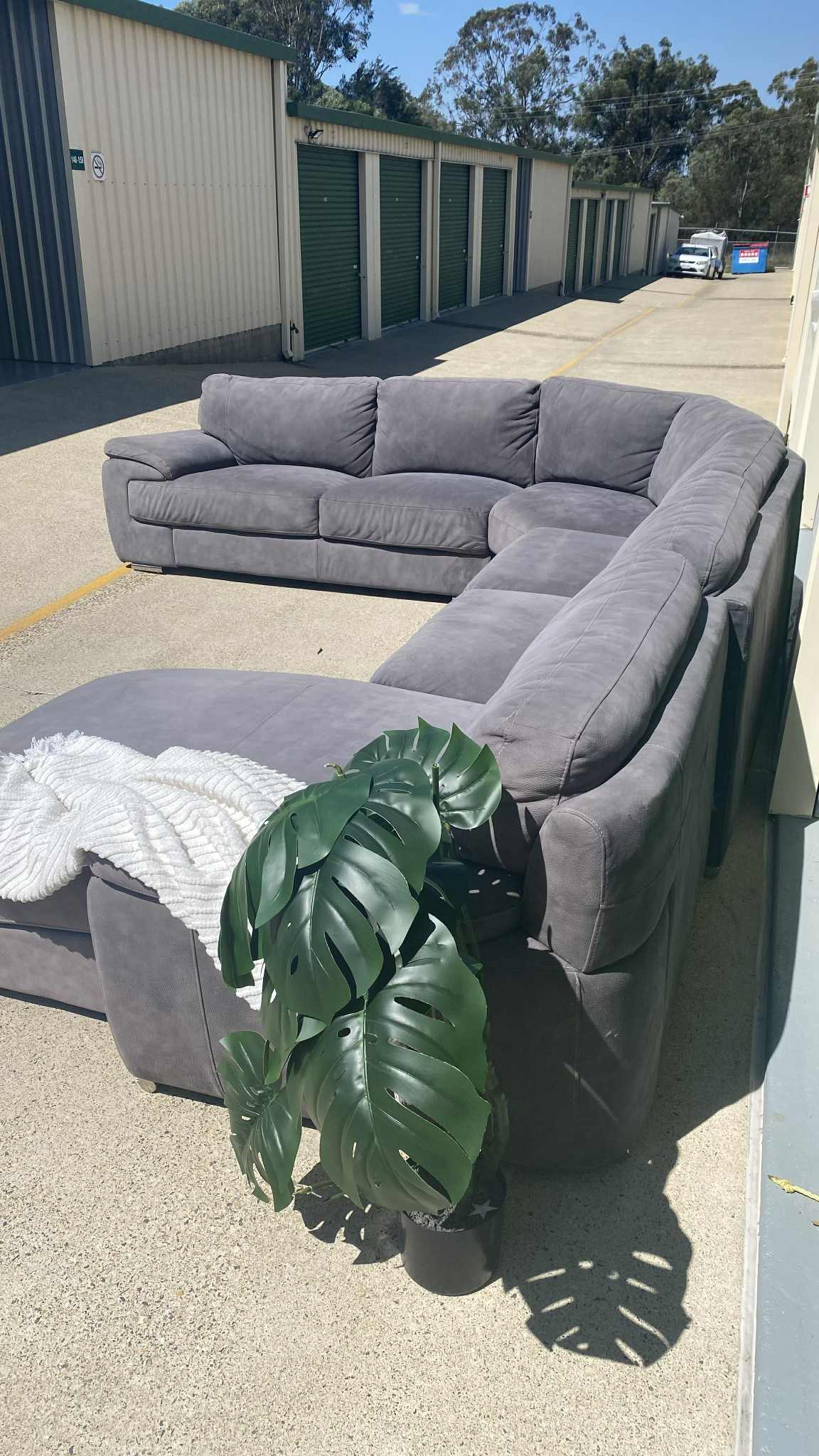 6 Seater Suede Corner Lounge Suite *Grey*
