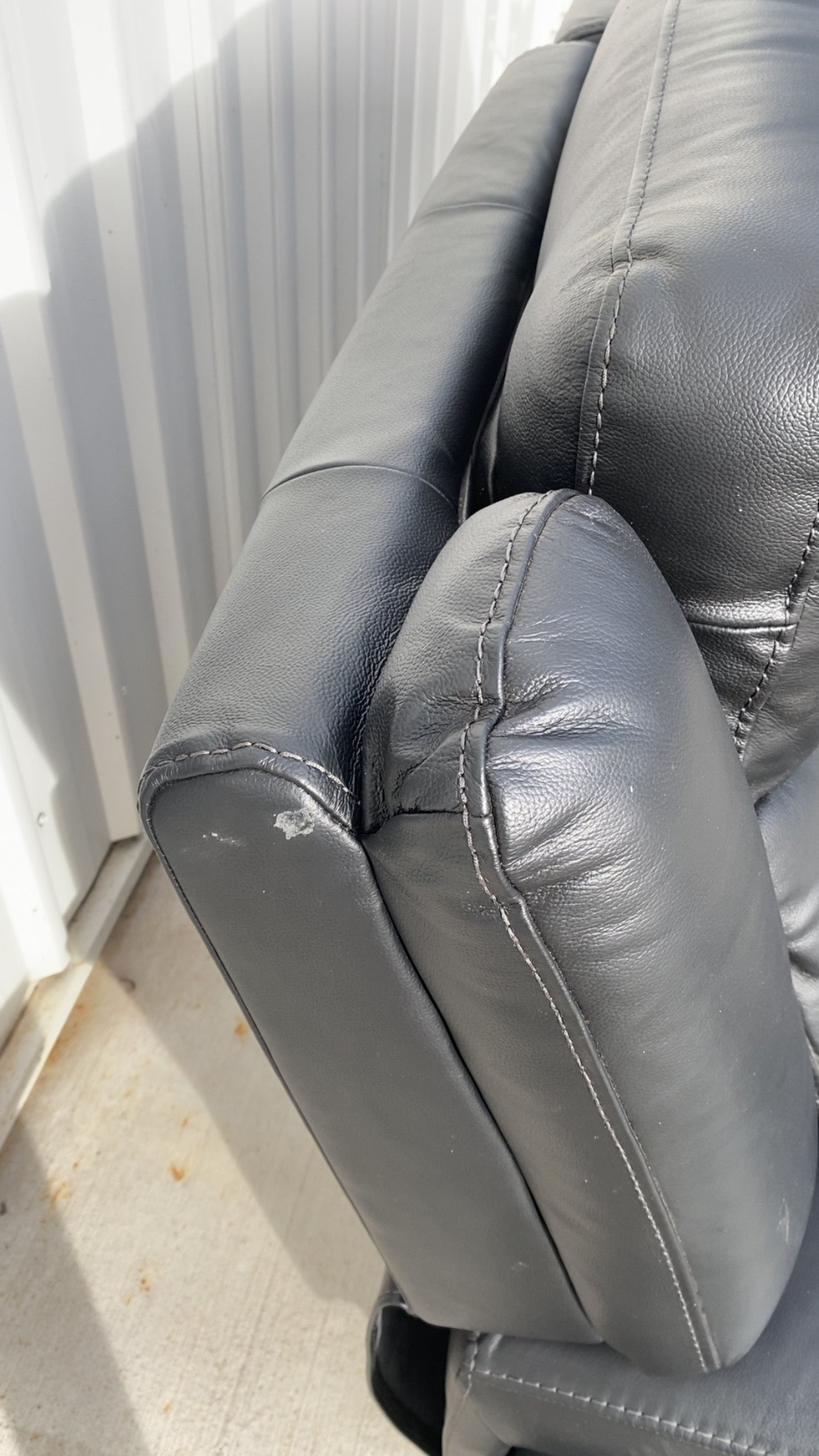 Black Theatre Electric Reclining Lounge