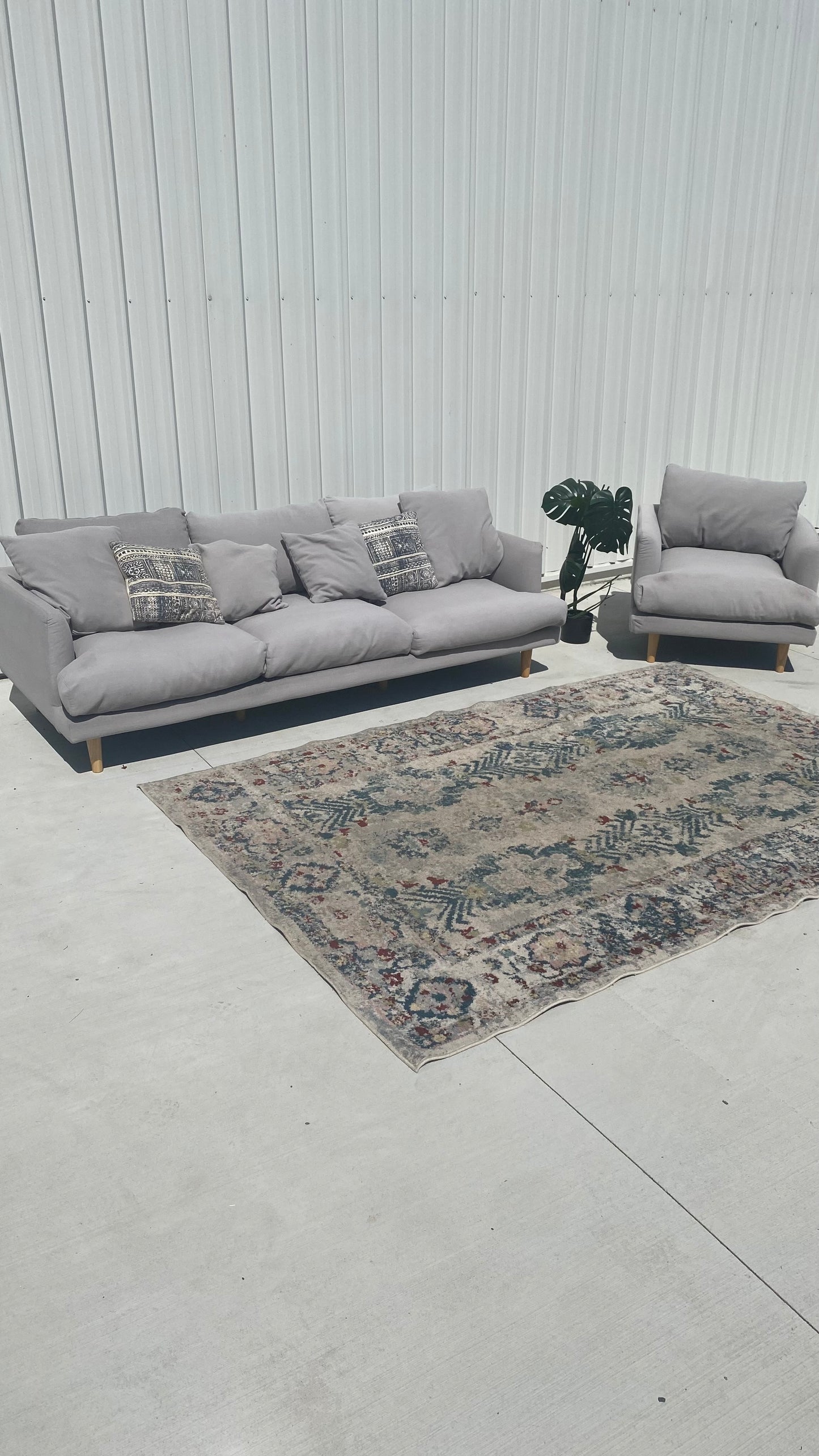 Ex Lounge Lovers 4 Seater + Occasional Chair