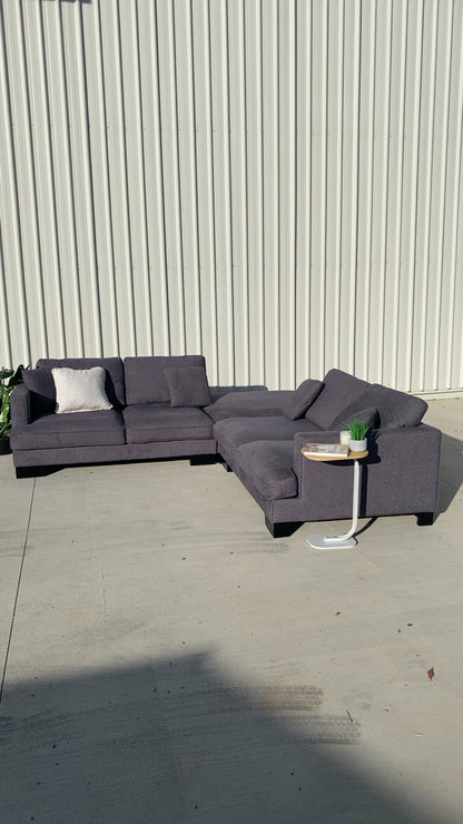 Large Lounge Suite w/Ottoman