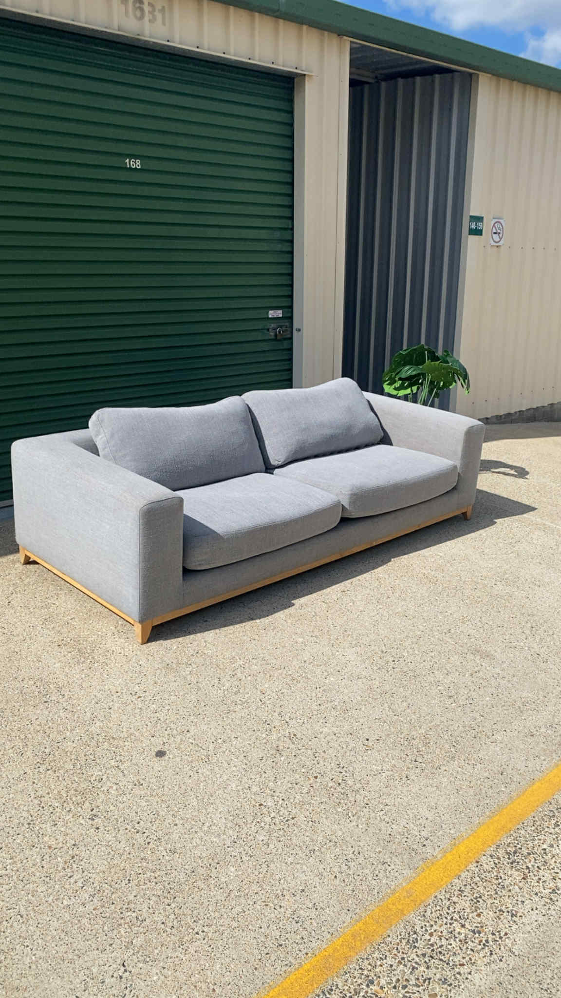 Ex Nick Scali 3 Seater Sofa *Grey*