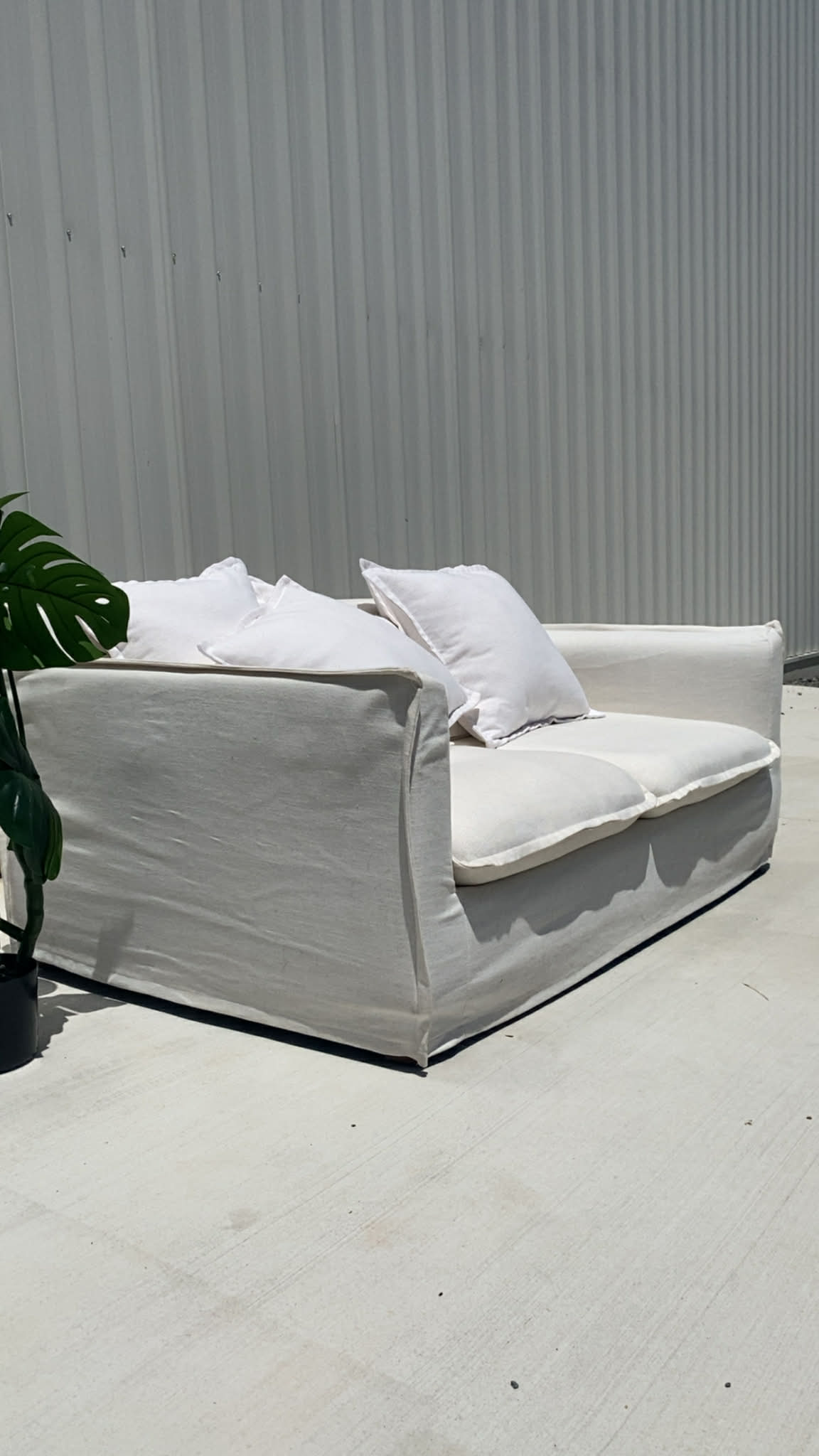 Ex Brosa Palermo 2-Seater White Sofa