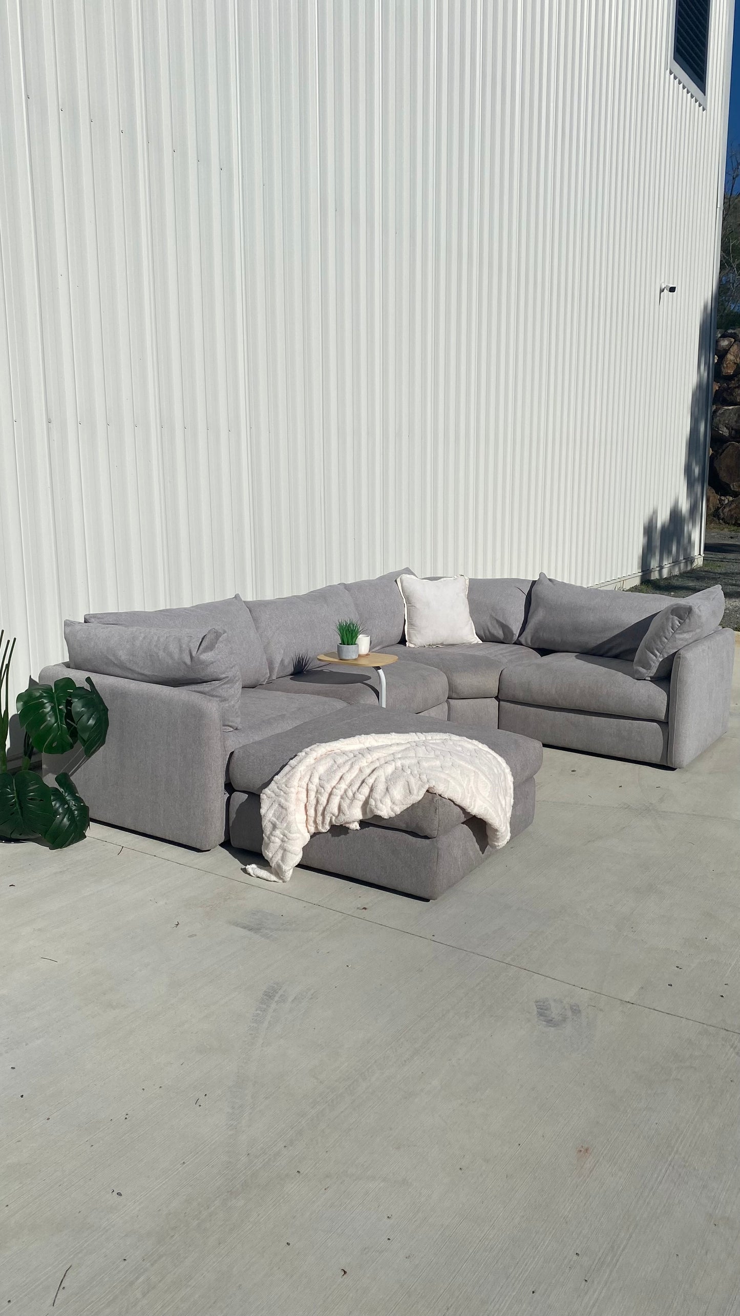 Ex Nick Scali 4 Piece Modular Cloud Style Sofa w/Ottoman