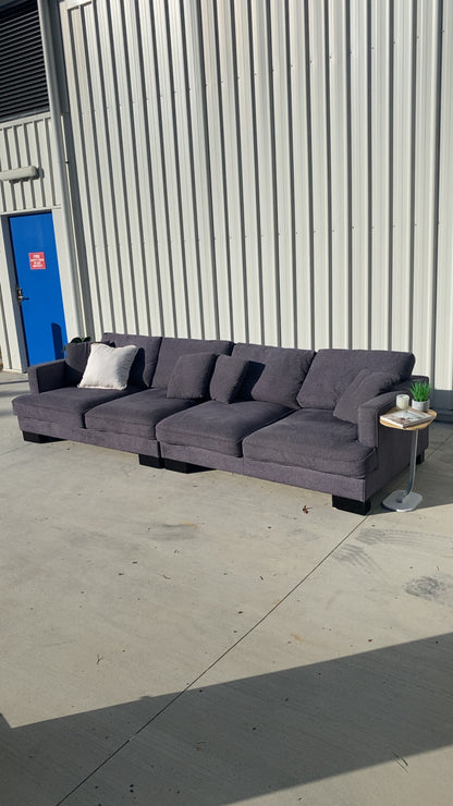 Large Lounge Suite w/Ottoman