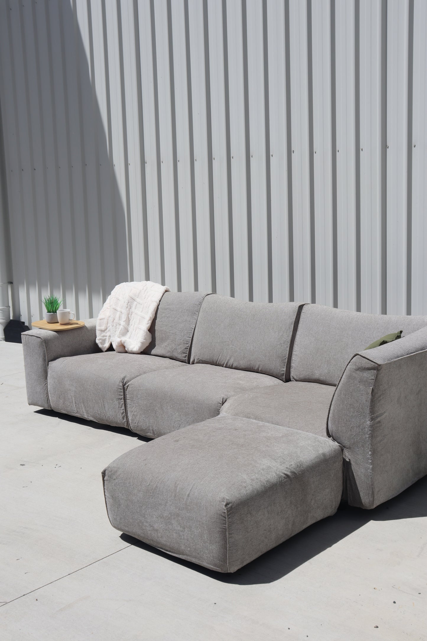 Ex Koala Modern Modular 4.5 Seater Grey Sofa w/Ottoman