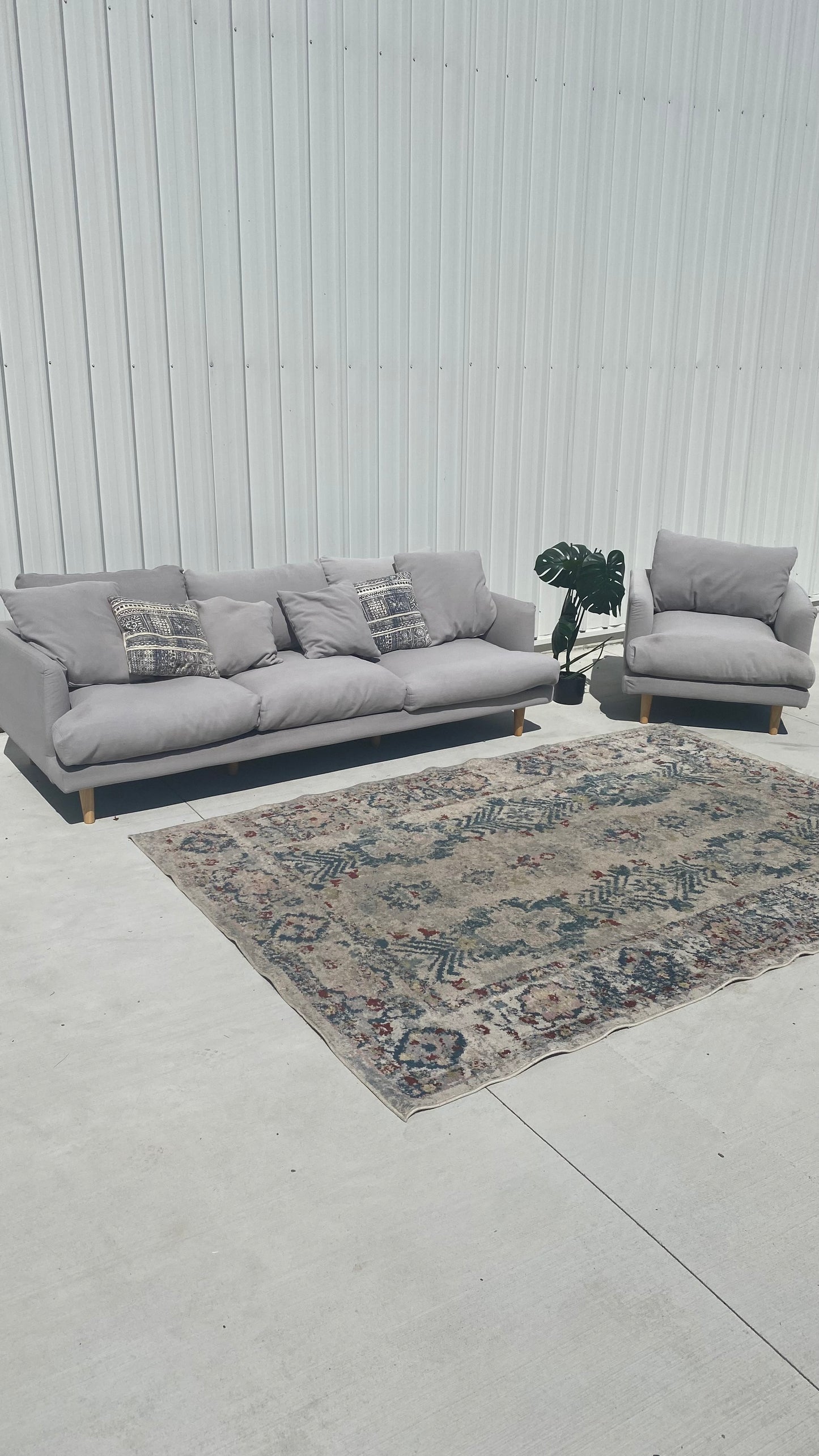 Ex Lounge Lovers 4 Seater + Occasional Chair