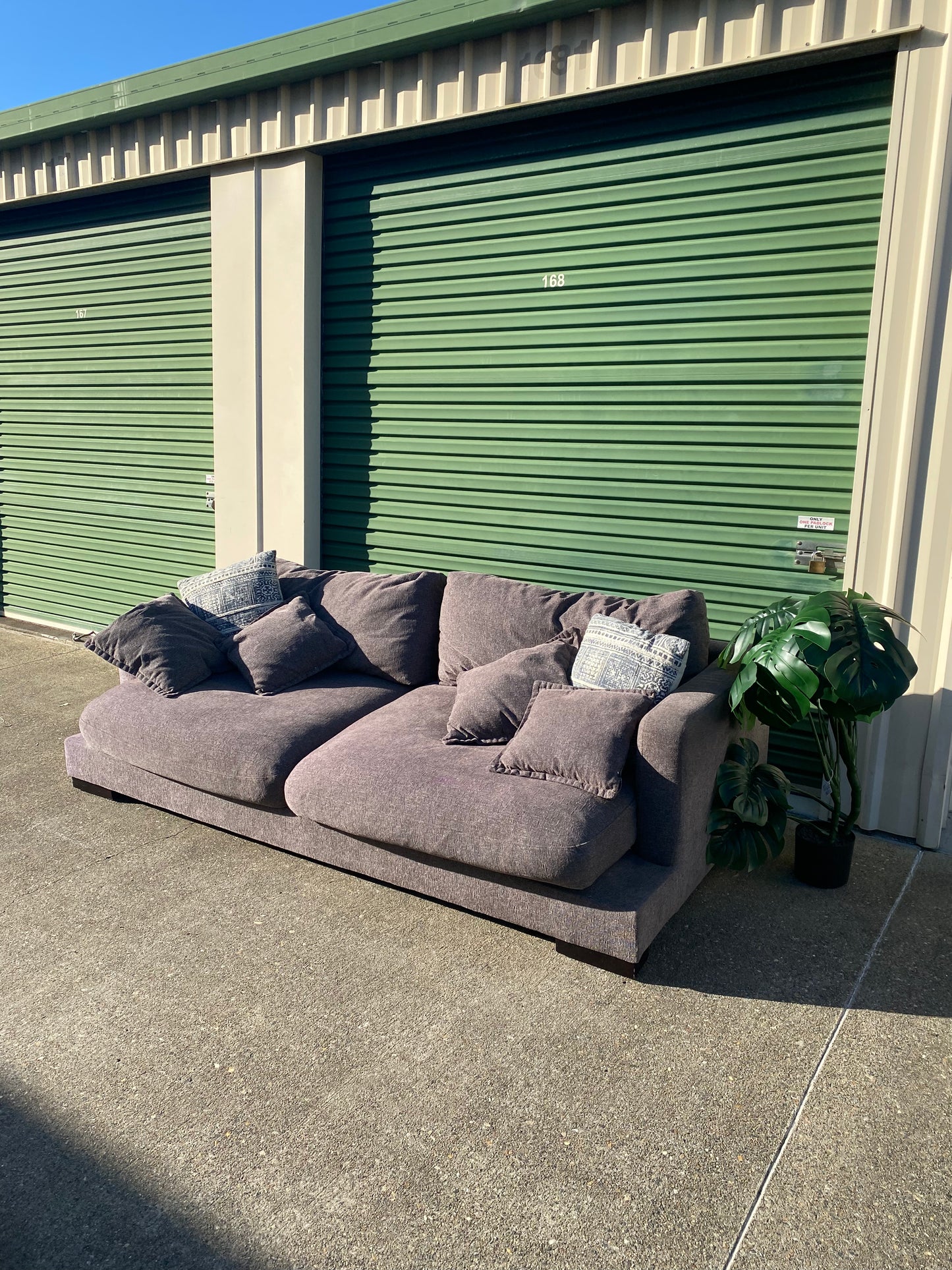 3 Seater Sofa w/Ottoman *Brown*