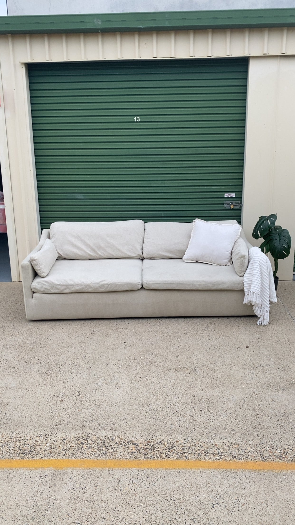Ex Nick Scali Beige Dream 2.5 Seater Sofa