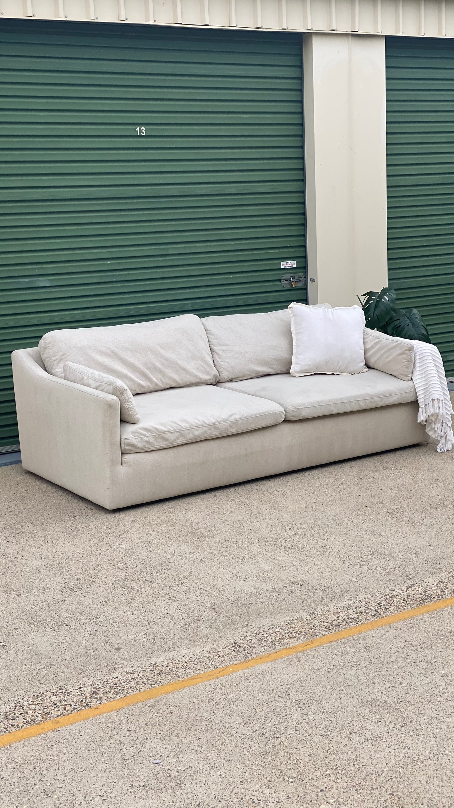 Ex Nick Scali Beige Dream 2.5 Seater Sofa