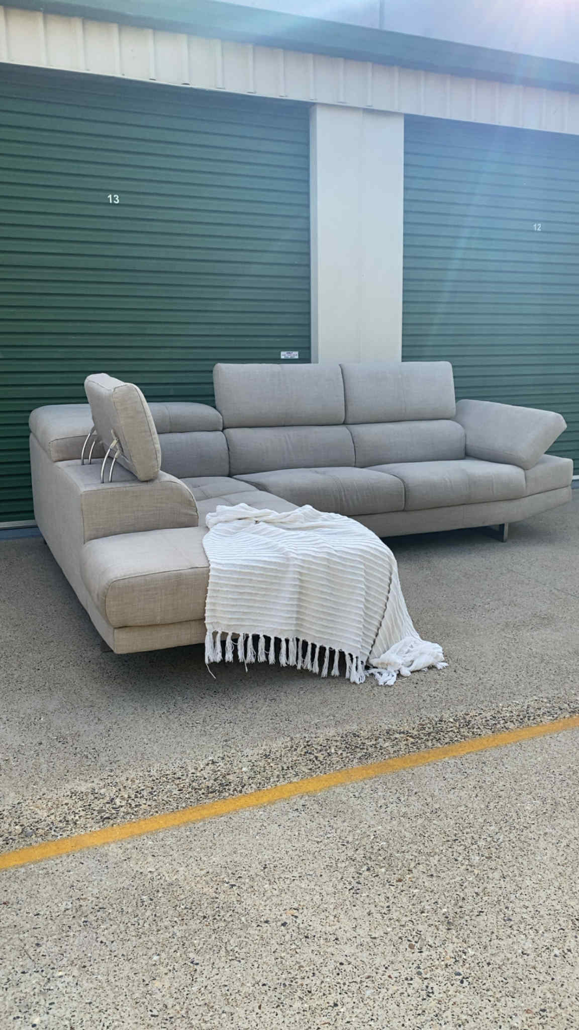 Ex Nick Scali L Shape Sectional Lounge w/Adjustable Headrests & Armrest *Beige*