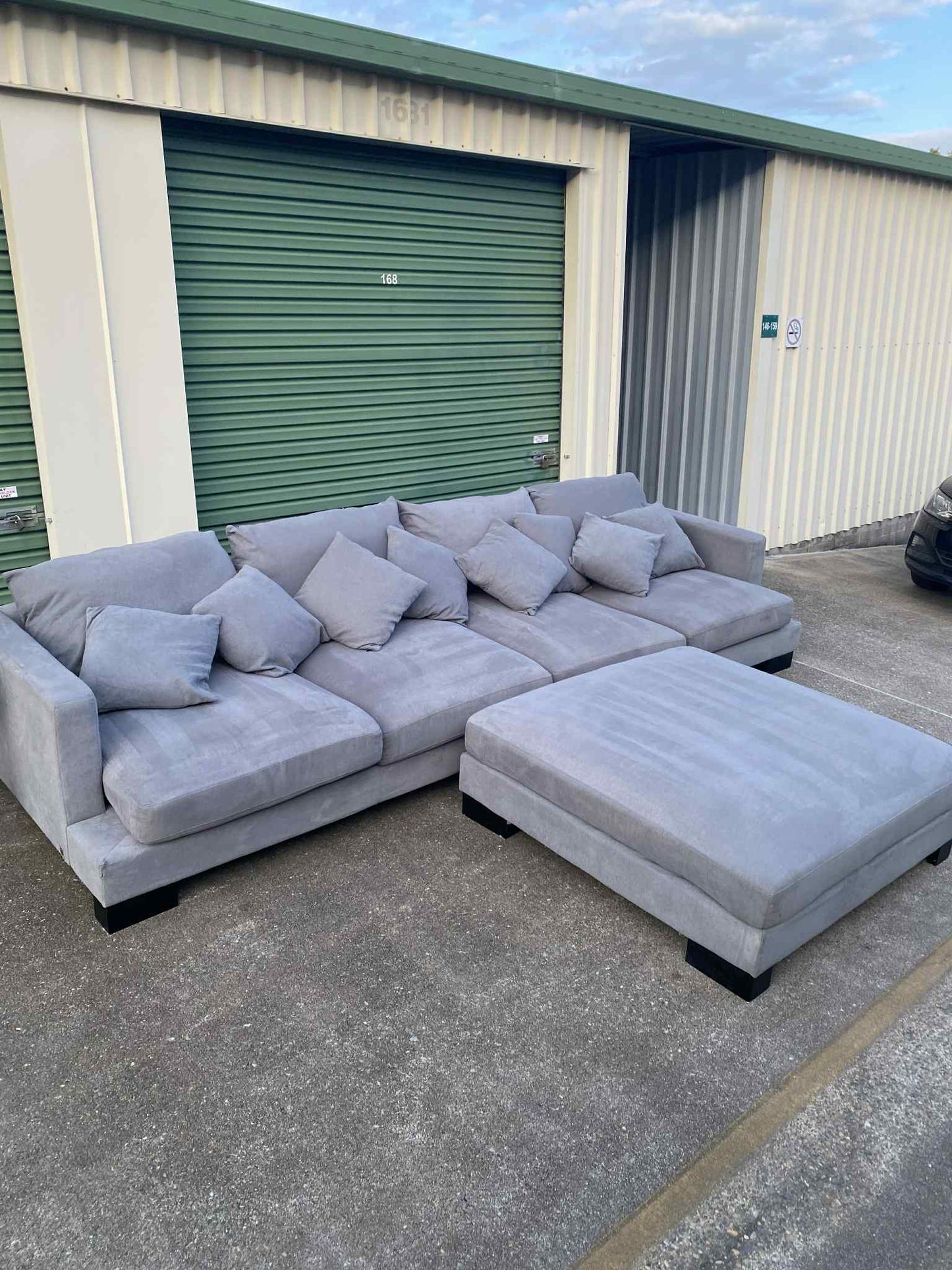 Pre-loved Harvey Norman 4 Seater Modular w/Ottoman *Grey*