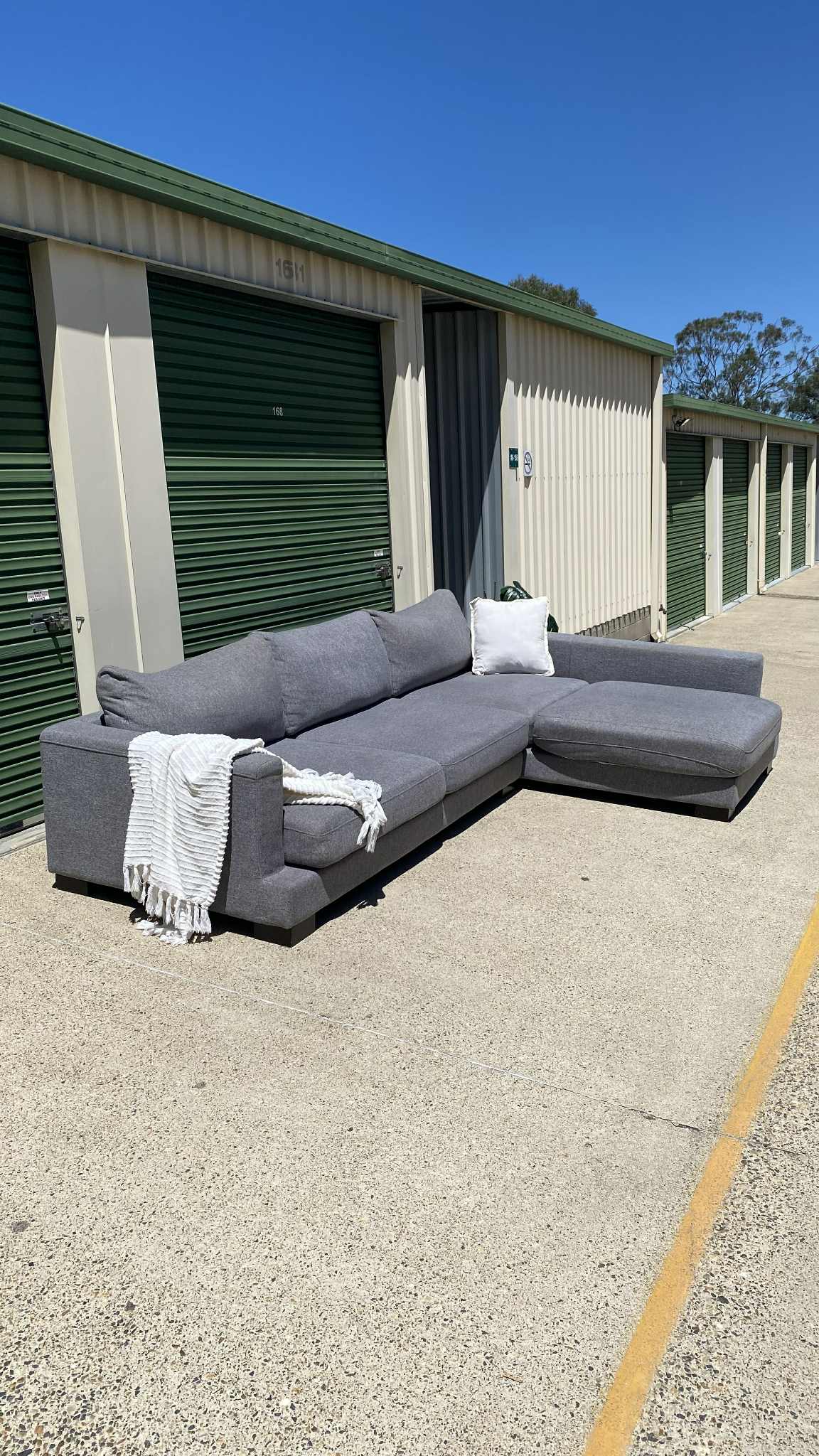 4 Seater Deep Seated Modular Grey Sofa w/Chaise