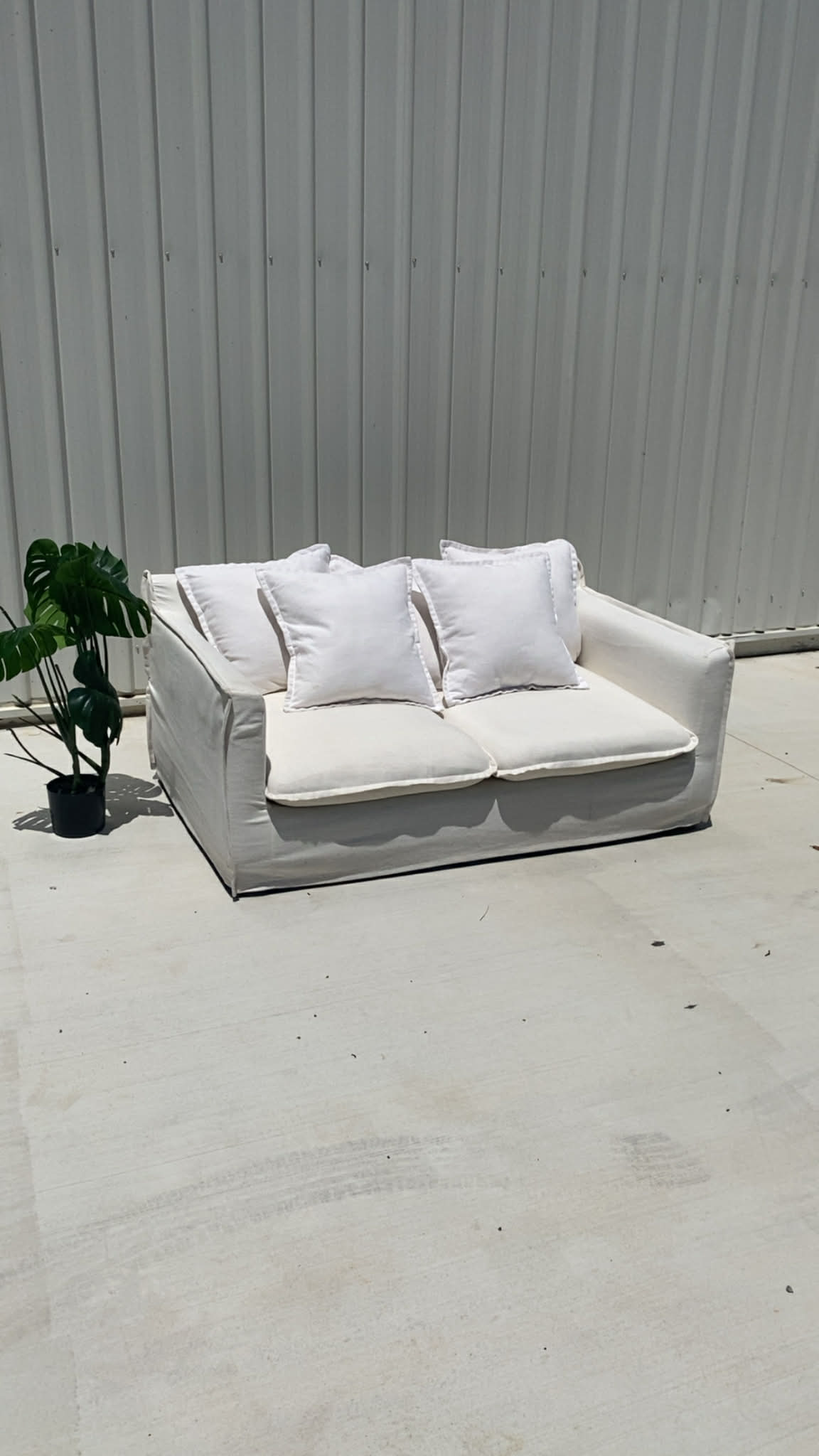 Ex Brosa Palermo 2-Seater White Sofa