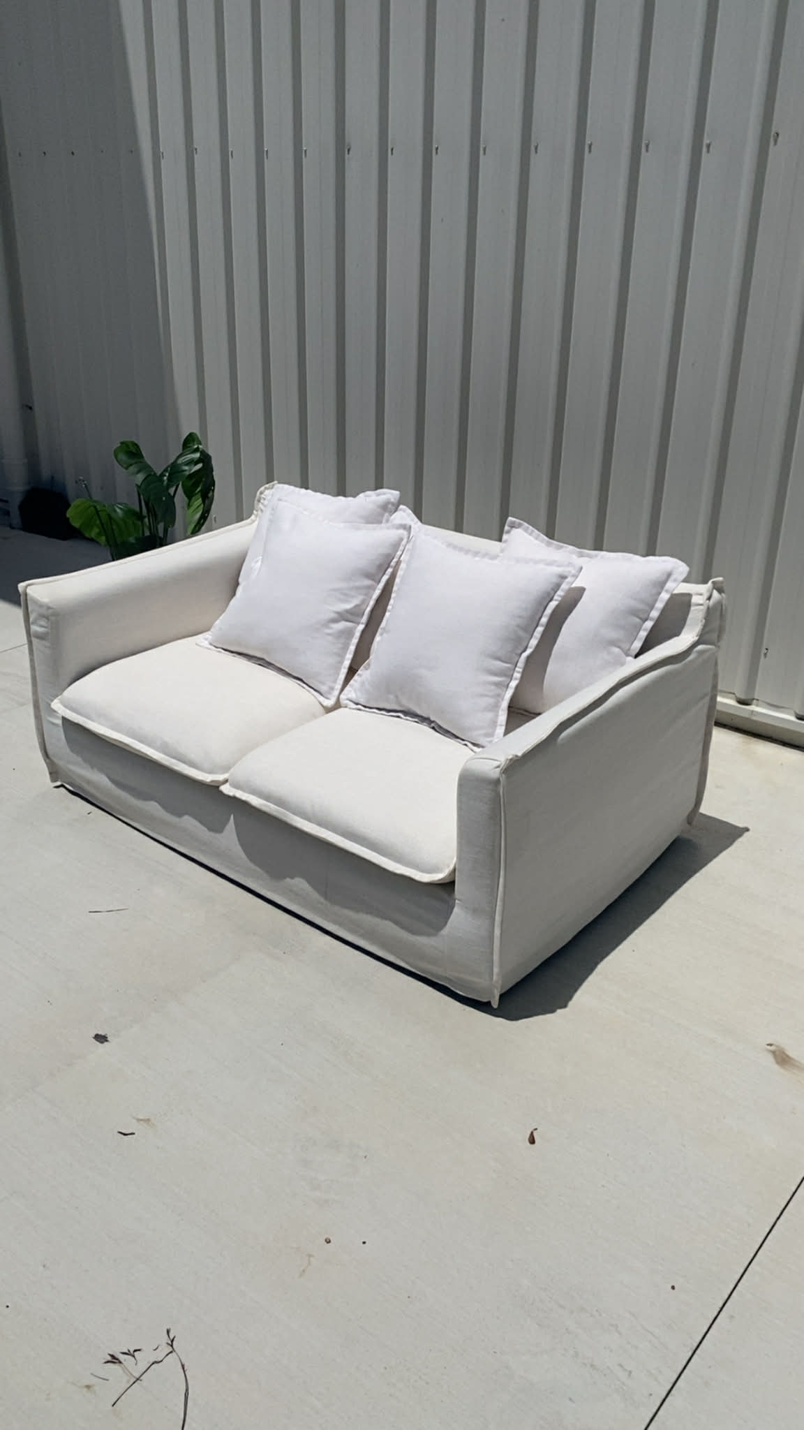 Ex Brosa Palermo 2-Seater White Sofa